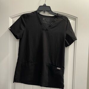 Figs Women's Black "Casma" 3 Pocket Scrub Top Style FW1100 Size XS